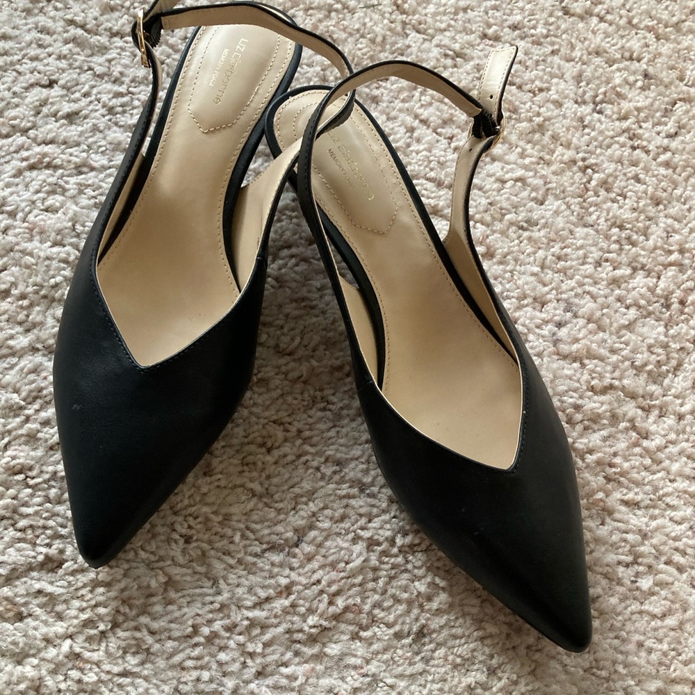 Liz Claiborne Black Pointed Toe Slingback Heels